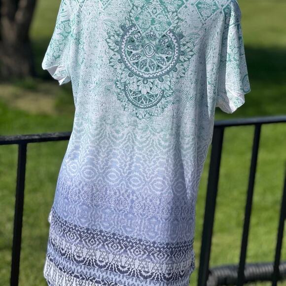 WORLD UNITY women’s XL ombré T-shirt, shades of blue and teal. - Picture 6 of 8